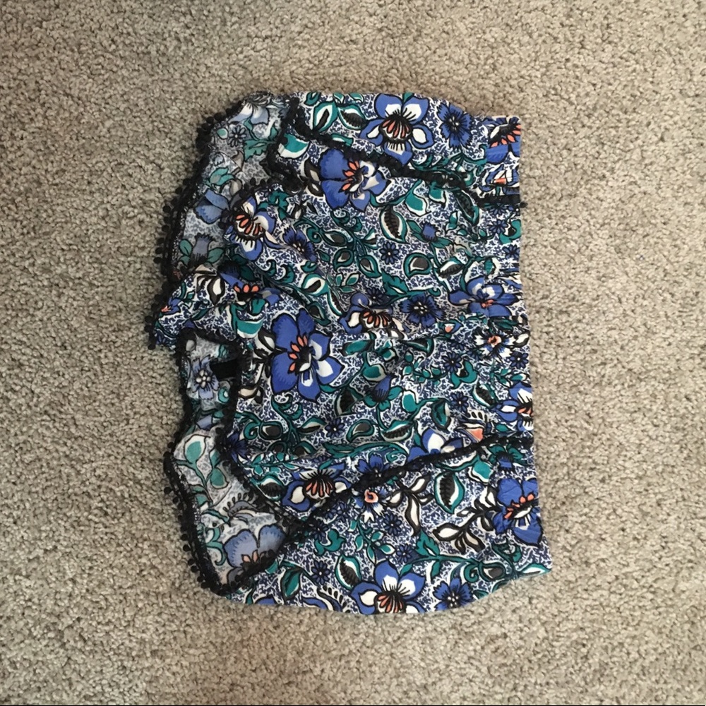 floral shorts